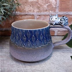 エンボスカップ-灰色のぶち猫 1枚目の画像