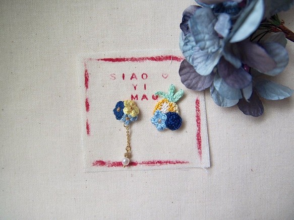 小藝毛siaoyimao．花叢裡的鳳梨頭耳環/不鏽鋼耳針/可改夾式 第1張的照片