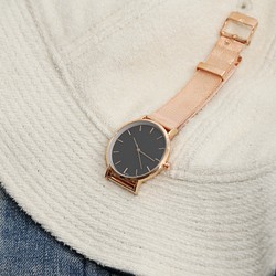 シンプル腕時計 ブラック×ピンクゴールド ステンレスベルト 1枚目の画像