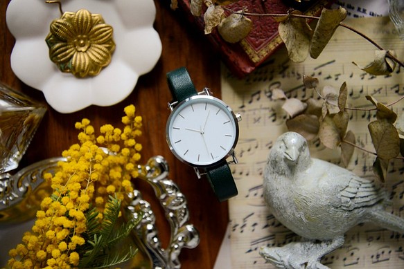 アンティーク調で可愛い腕時計　グリーン レディース 革ベルト　 1枚目の画像