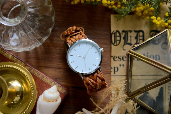 編み込みベルトが可愛い腕時計 レディース 革ベルト オシャレ　 1枚目の画像