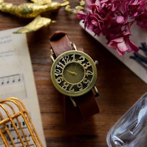 2連ベルトが可愛い腕時計 レディース 革ベルト オシャレ 時計 レディース 防水 レトロ 誕生日 腕時計 Montrerie 通販 Creema クリーマ ハンドメイド 手作り クラフト作品の販売サイト