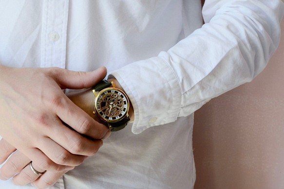 スケルトン 腕時計 メンズ レディース 兼用 　カーキ&ゴールド　 1枚目の画像