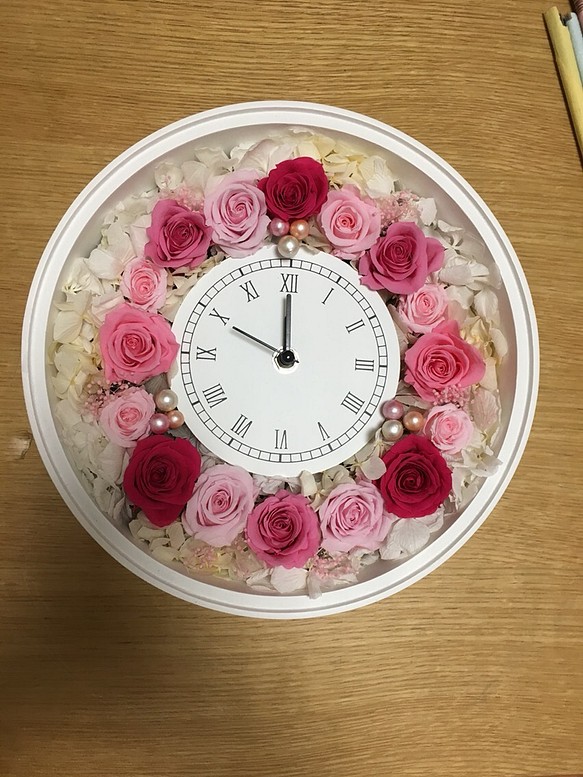 【送料無料】丸型ピンクの花時計♡ 1枚目の画像
