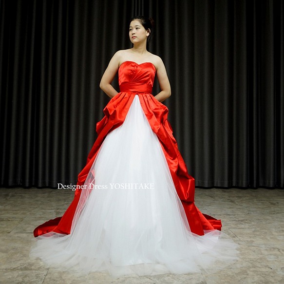 Aライン赤サテンカラードレス.白チュールオープンスカート.前撮り ...