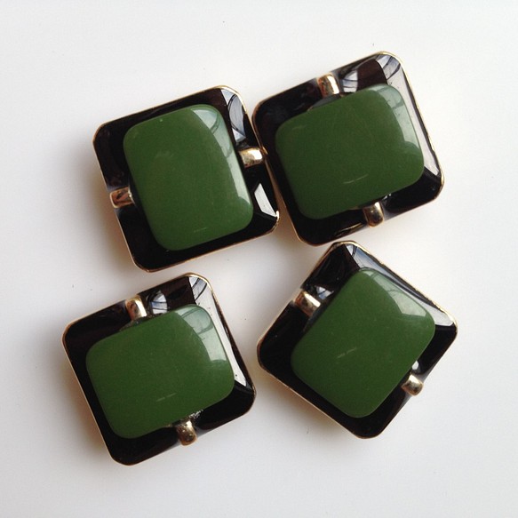 深緑×黒　大4個　昭和レトロ　デッドストック　ボタン（11） 1枚目の画像