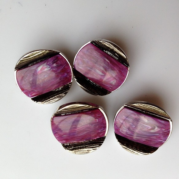紫×銀色　大5個　昭和レトロ　デッドストック　ボタン（22） 1枚目の画像