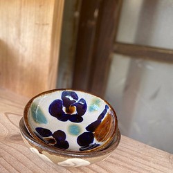 【アウトレット】小鉢　花紋　2枚セット　エドメ陶房　やちむん  陶器 1枚目の画像