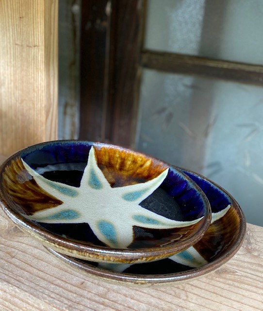 【アウトレット】7寸皿　星紋　２枚セット　やちむん　陶器　エドメ陶房　皿 1枚目の画像