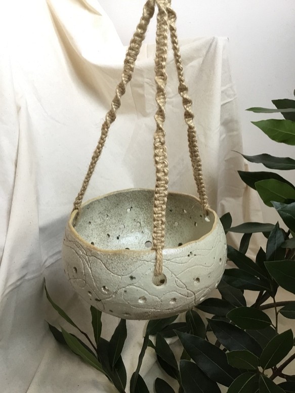陶製吊り鉢 1枚目の画像