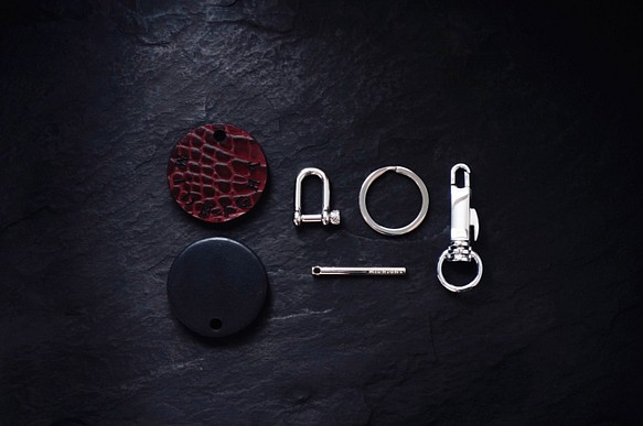 午夜製造 - 工業風皮革鑰匙圈（月) 暗紅/ MIDNIGHT - Leather Keyring Darkred 第1張的照片