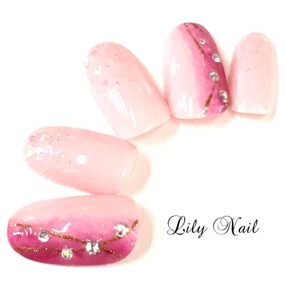 再販 大人きれいピンクと赤グラデーション ネイルチップ ネイルシール Lily Nail 通販 Creema クリーマ ハンドメイド 手作り クラフト作品の販売サイト