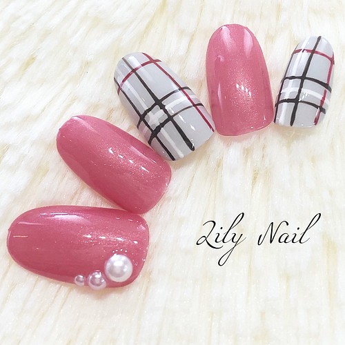 再販 ライトグレーチェックネイル ネイルチップ ネイルシール Lily Nail 通販 Creema クリーマ ハンドメイド 手作り クラフト作品の販売サイト