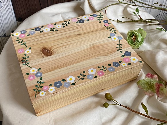 木製ランチボックス【お花】 1枚目の画像