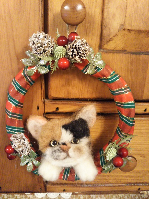 クリスマスリース三毛猫 1枚目の画像