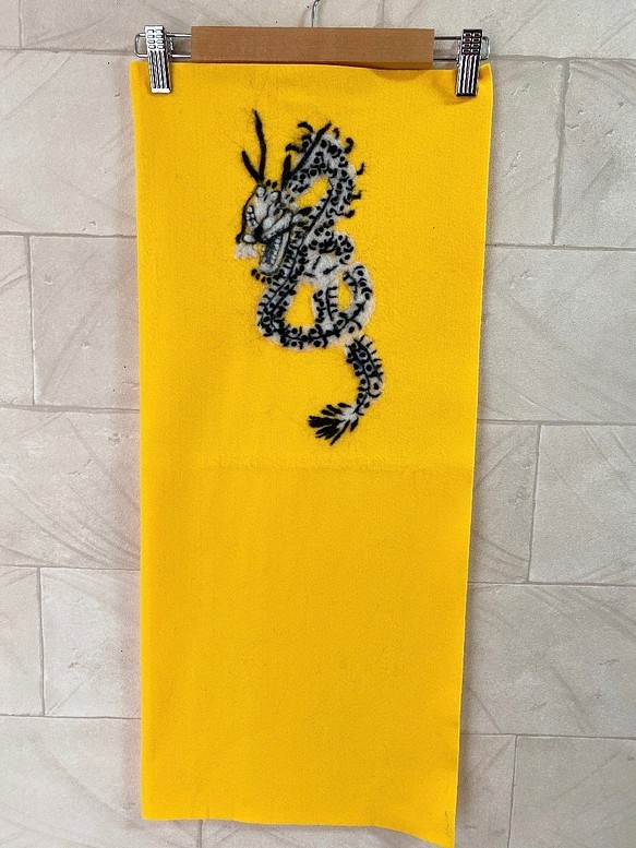 【大幅値下げ‼】羊毛フェルト刺繍 フェルトシート 加工自由 ドラゴン k00480 1枚目の画像