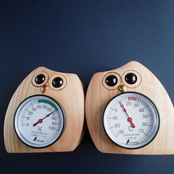 フクロウの温度計＆湿度計付きーセット－２(九州の自然応援木工房） 1枚目の画像
