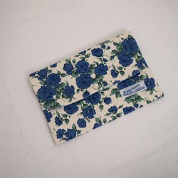 リバティ ブルーのカーライン 通帳・カード・母子手帳ケース Lサイズ 1枚目の画像