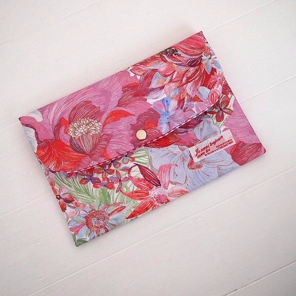 リバティ ピンクのマリーナ・シーフラワー 通帳・カード・母子手帳ケース  Lサイズ 1枚目の画像