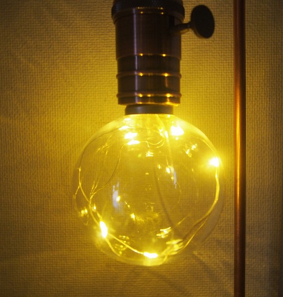 【癒しの灯り】電球型ボトルLEDランプスタンド コードレス乾電池式 Bタイプ 1枚目の画像