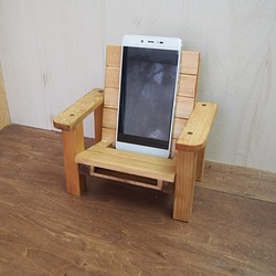 スマホスタンド　椅子型　スマホが座る椅子 1枚目の画像