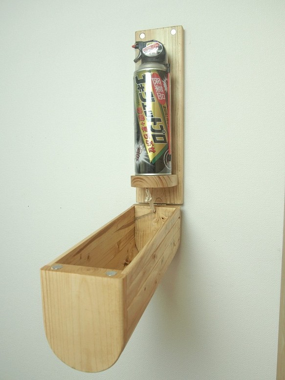 殺虫剤が隠せる　スプレー缶壁掛け収納ボックス 1枚目の画像