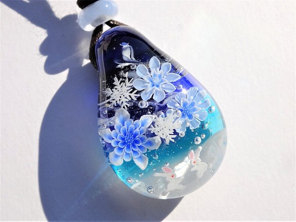 《 Snowy Night〜Ice Flower》吊墜玻璃蜻蜓雪水晶兔子聖誕節 第1張的照片