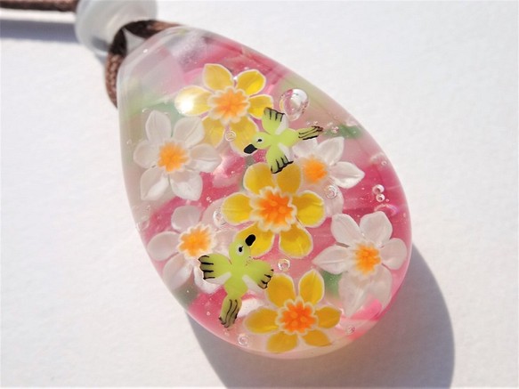 “水仙和日本的白色眼”挂件玻璃球蜻蜓花春天 第1張的照片