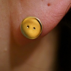 Button pierce (gold) 1枚目の画像