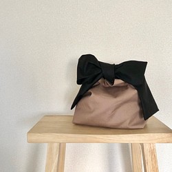 蝶々結びの持ち手　小さめトートバッグ　2色展開　11号生成り帆布、モカ 1枚目の画像