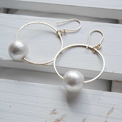 金圈和棉珍珠耳環 第1張的照片