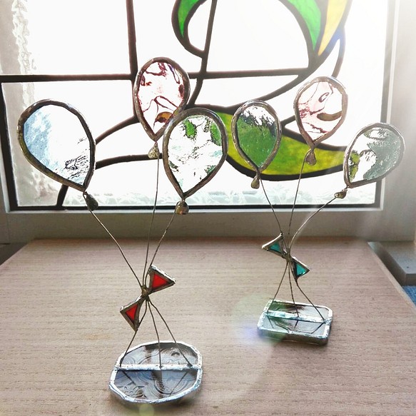 ステンドグラス　カラフルな風船のオーナメント