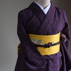 沈んだ紫にピンストライプが耽美的　裄67ｃｍ　　ウール　　和裁着物 1枚目の画像