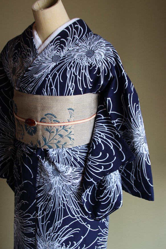 本藍染浴衣 古典な中に華やかな糸菊がシックモダン 裄68ｃｍ トール 