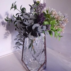 ステンドグラスの花瓶 1枚目の画像