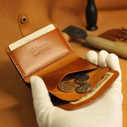 イタリアンレザーのコンパクトウォレット 茶色 革財布 小さい財布 三つ折り財布 レザーウォレット