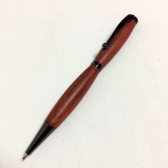 レッドハート①　木製　ボールペン　無垢材　送料無料 1枚目の画像