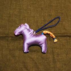 カンセ人形（鼠色）　ポジャギ　馬　三つ編みしっぽ 1枚目の画像
