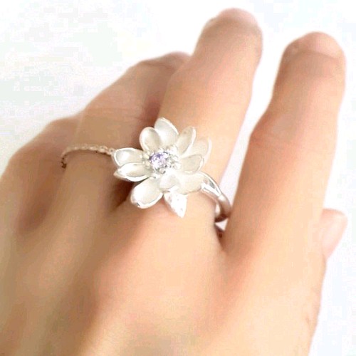 大輪の花を咲かせるsilverリング 指輪 リング Cantik 通販 Creema クリーマ ハンドメイド 手作り クラフト作品の販売サイト