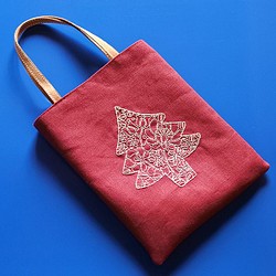 手刺繍の小さめリネンバッグ　クリスマス　ツリー 1枚目の画像