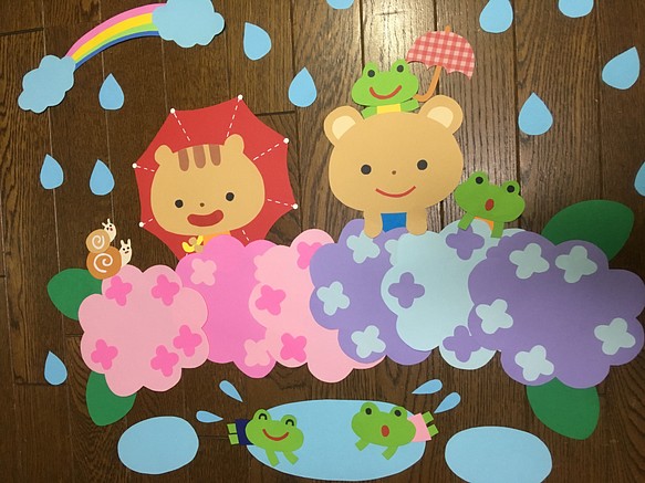 ☆大きな壁面飾り☆そーっとのぞいてみてみよう 梅雨 かさ あじさい かえる 幼稚園 保育園 施設 病院 1枚目の画像