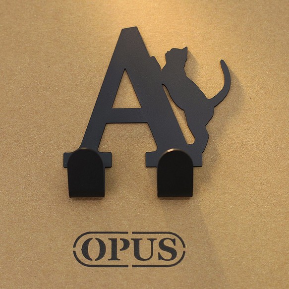【OPUS Dongqi Metalworking】 猫がA字に出逢う時 フック 黒 / 壁掛けフック / 室内装飾ラック / 1枚目の画像