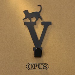 【OPUS東齊金工】當貓咪遇上字母V掛勾黑/壁飾掛勾/傢飾掛架/生活收納/衣架/造型掛鉤/無痕/HO-ca10-V(B) 第1張的照片
