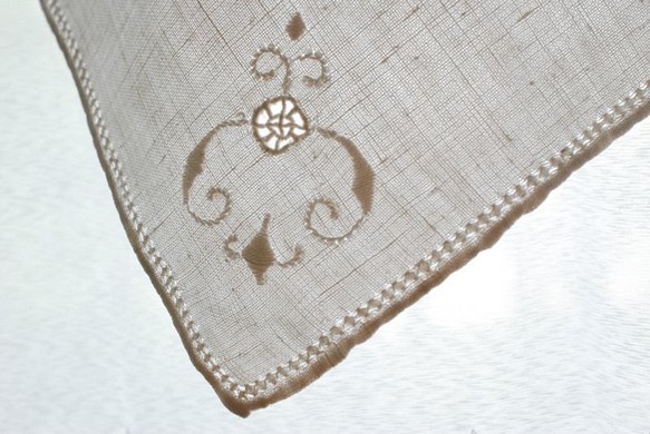 アンティークリネン 刺繍. [2166] 1枚目の画像