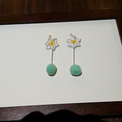 Narcissus-水仙刺繡毛球耳環 第1張的照片