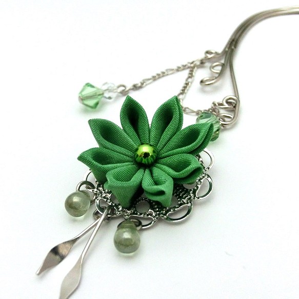 旋鈕工作耳鉤&lt;綠色M&gt; [小花]施華洛世奇浴衣和服髮飾◎ 第1張的照片