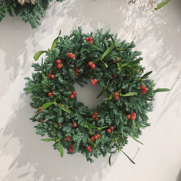 Winter Wreath Mistletoe クリスマスリース クリスマス ヤドリギ リース モミの木 フラワー リース Maya 通販 Creema クリーマ ハンドメイド 手作り クラフト作品の販売サイト