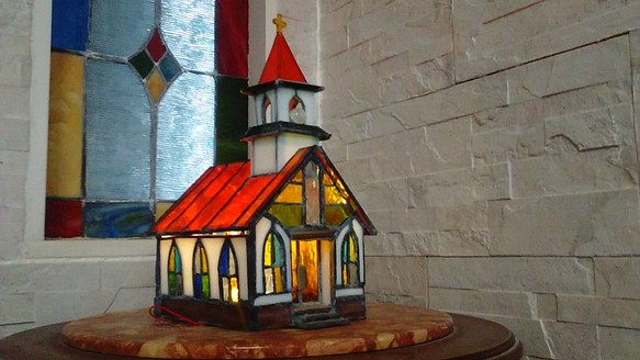 人感センサー付き教会のテーブルライト 1枚目の画像