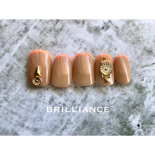 外れにくい繰り返し使えるネイルチップ ネオンオレンジラインフレンチネイル ネイルチップ ネイルシール Brilliance Nail 通販 Creema クリーマ ハンドメイド 手作り クラフト作品の販売サイト