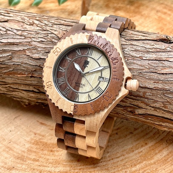 【木製腕時計】EINBAND Meer ダイバーウォッチ 木の時計 天然ウッド クルミ＆メイプル【42mm】 1枚目の画像